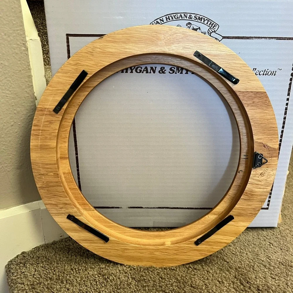 Van Hygan Smythe Round Wood Plate Frame Heritage Collection New In Box